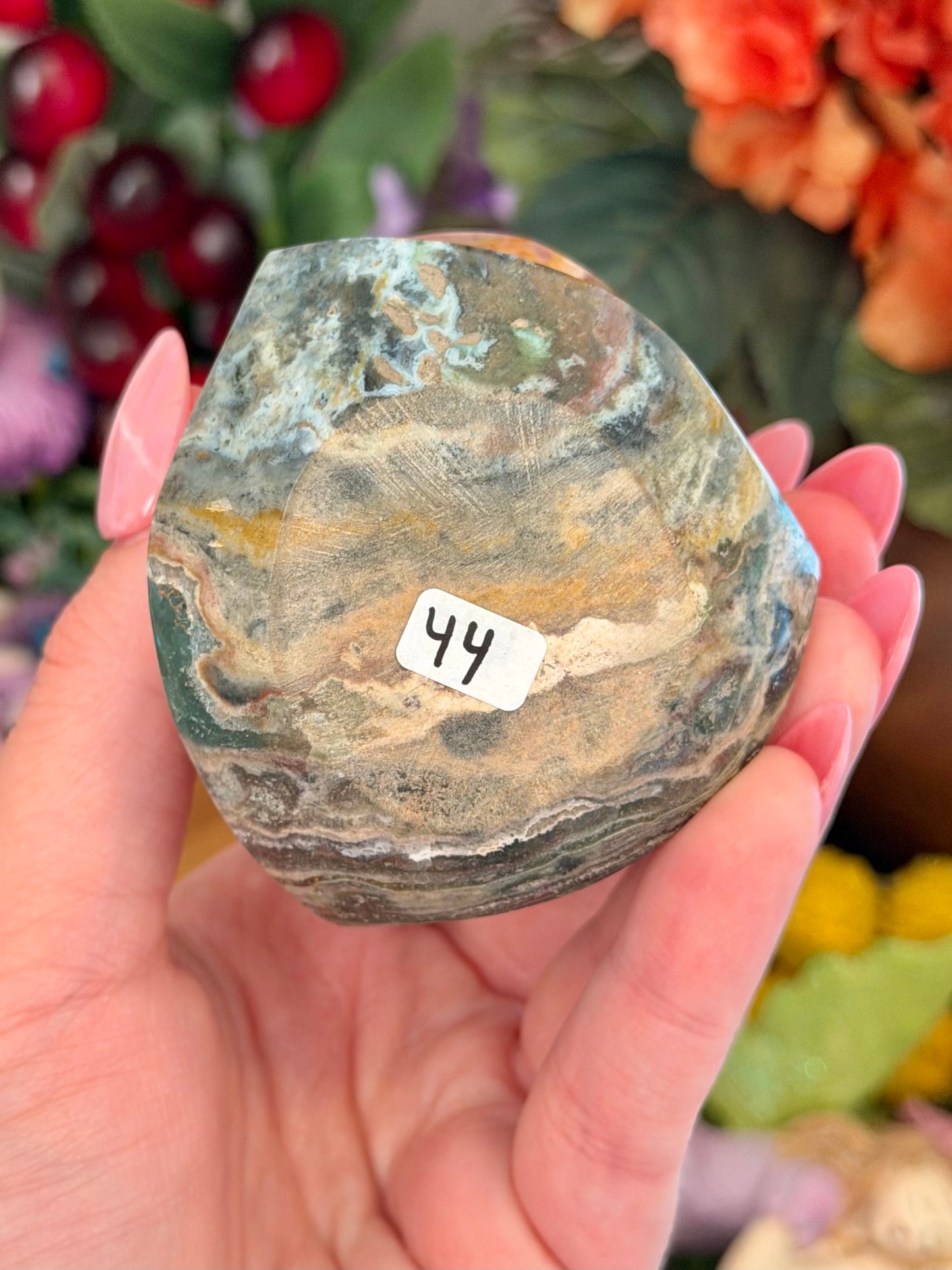 Green sea jasper flame with quartz veins