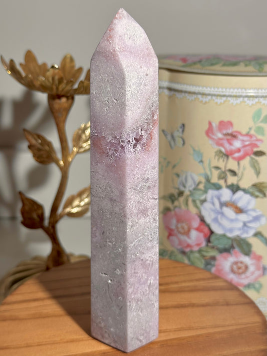 Pastel lilac Brazilian pink amethyst tower