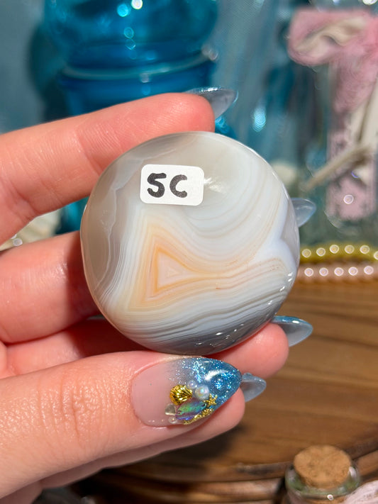 Blue banded agate palmstone C