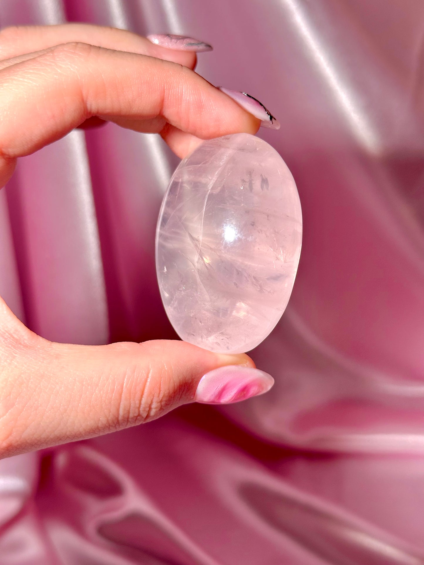 Gemmy star rose quartz palmstone (E)