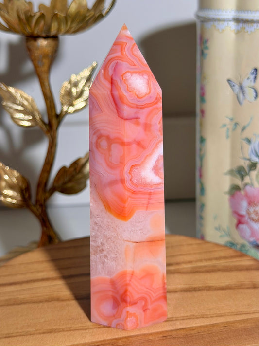 Carnelian x flower agate tower 120B *imperfect bottom corner