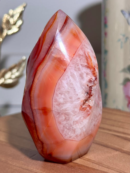 Raspberry carnelian flame with quartz
