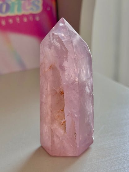 Gemmy purple-toned rose quartz tower