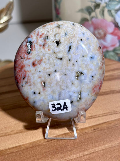 Red & blue Ocean jasper palmstone 32A