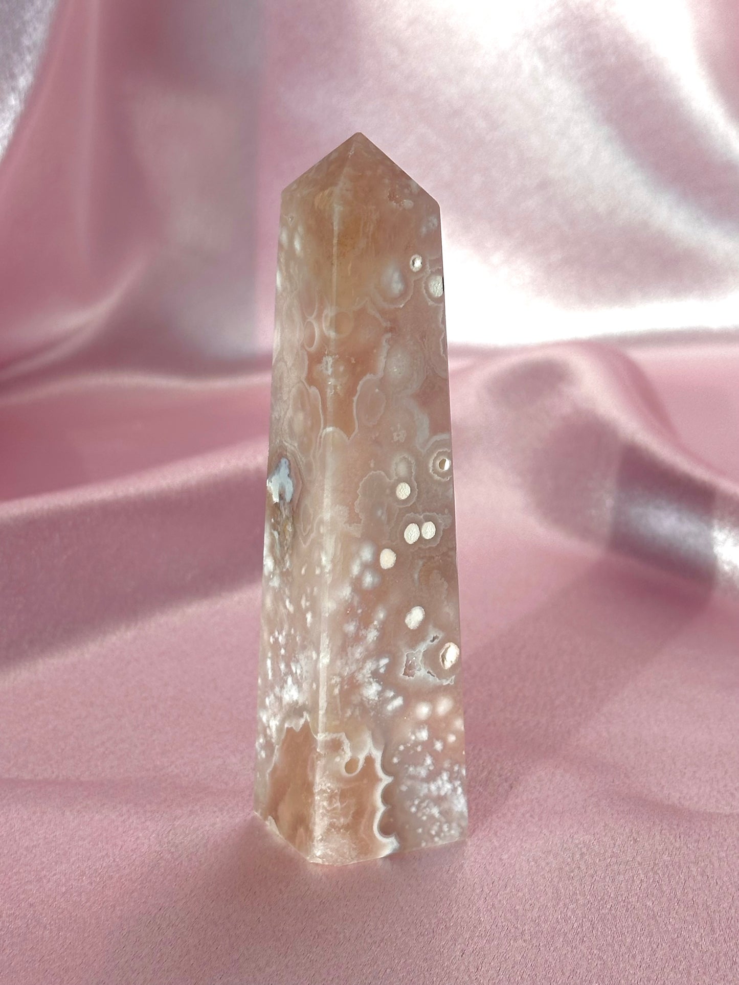 Flower agate tower (R)