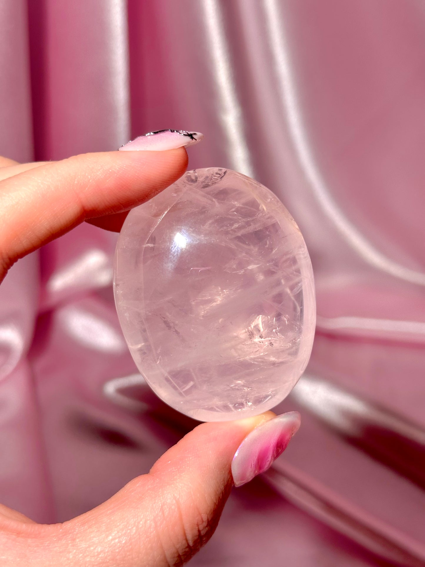 Gemmy star rose quartz palmstone (E)