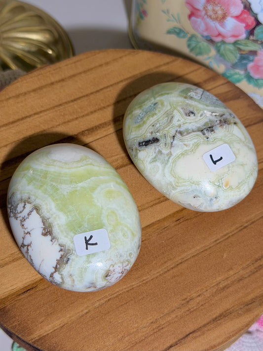 You pick - Green maligano jasper palmstones from Indonesia
