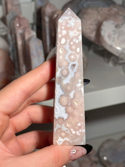 Flower agate tower (R)