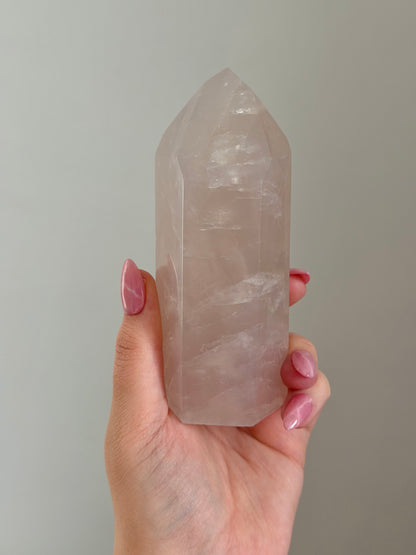 Gemmy Blue rose quartz tower