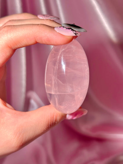 Gemmy star rose quartz palmstone (D)