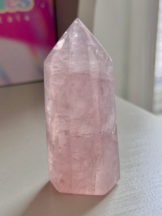 Gemmy pink rose quartz tower