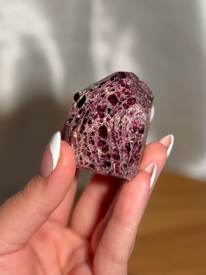 Garnet freeform