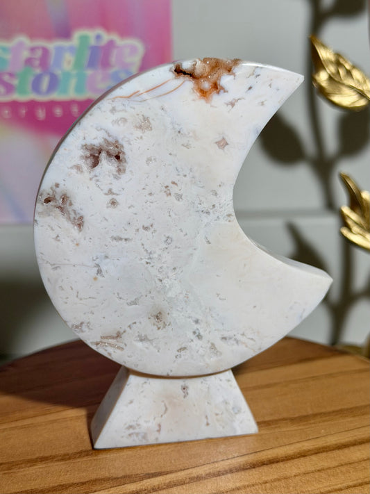 Pink carnelian self-standing moon carving from Indonesia (26A)