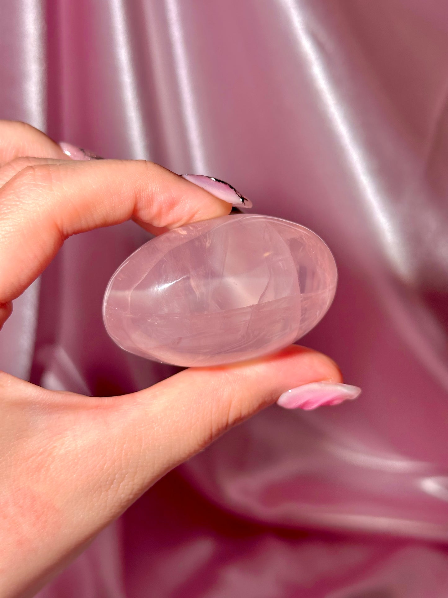 Gemmy star rose quartz palmstone (D)