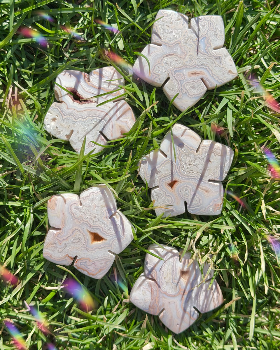 Pink plume agate flower carving - Intuitive pick