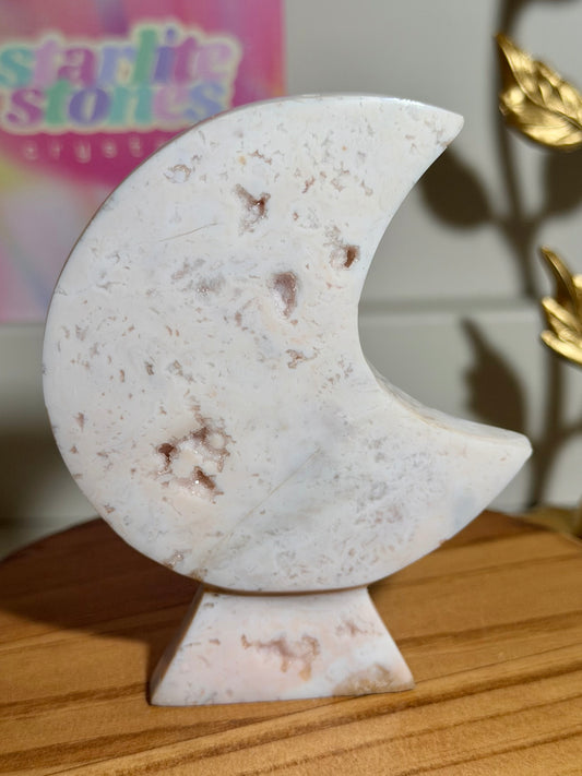 Pink carnelian self-standing moon carving from Indonesia (22O)