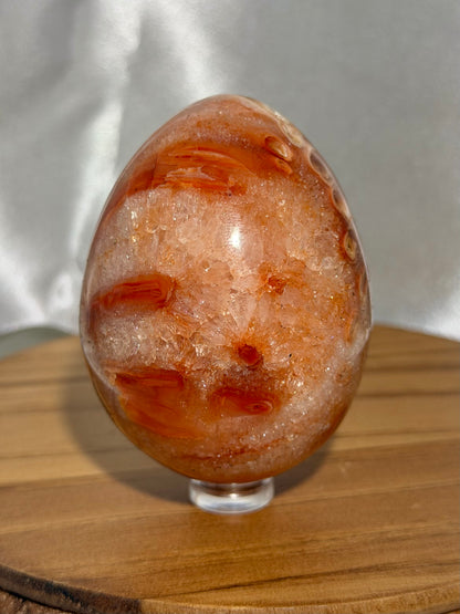 Quartzy “tie-dye” carnelian egg