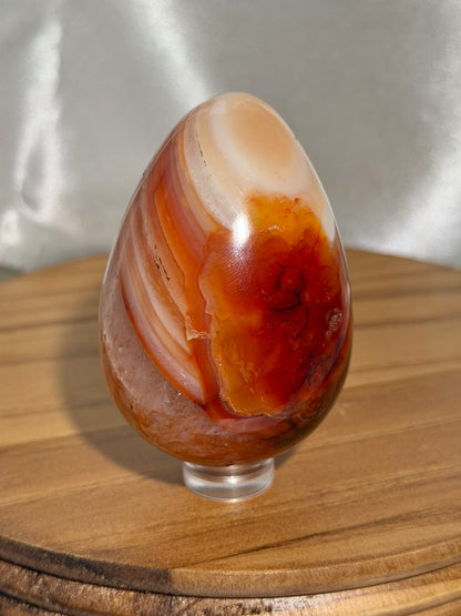 Banded carnelian egg