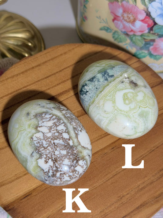 You pick - Green maligano jasper palmstones from Indonesia