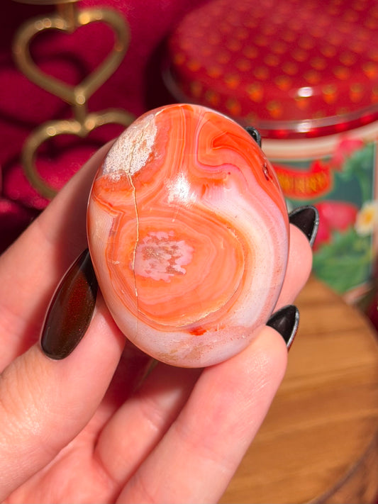 Pink carnelian palmstone 13E