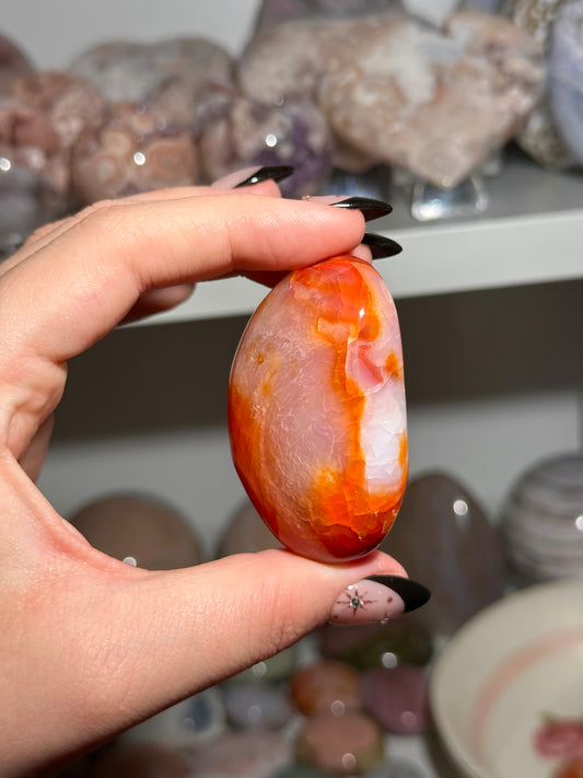 Carnelian palmstone