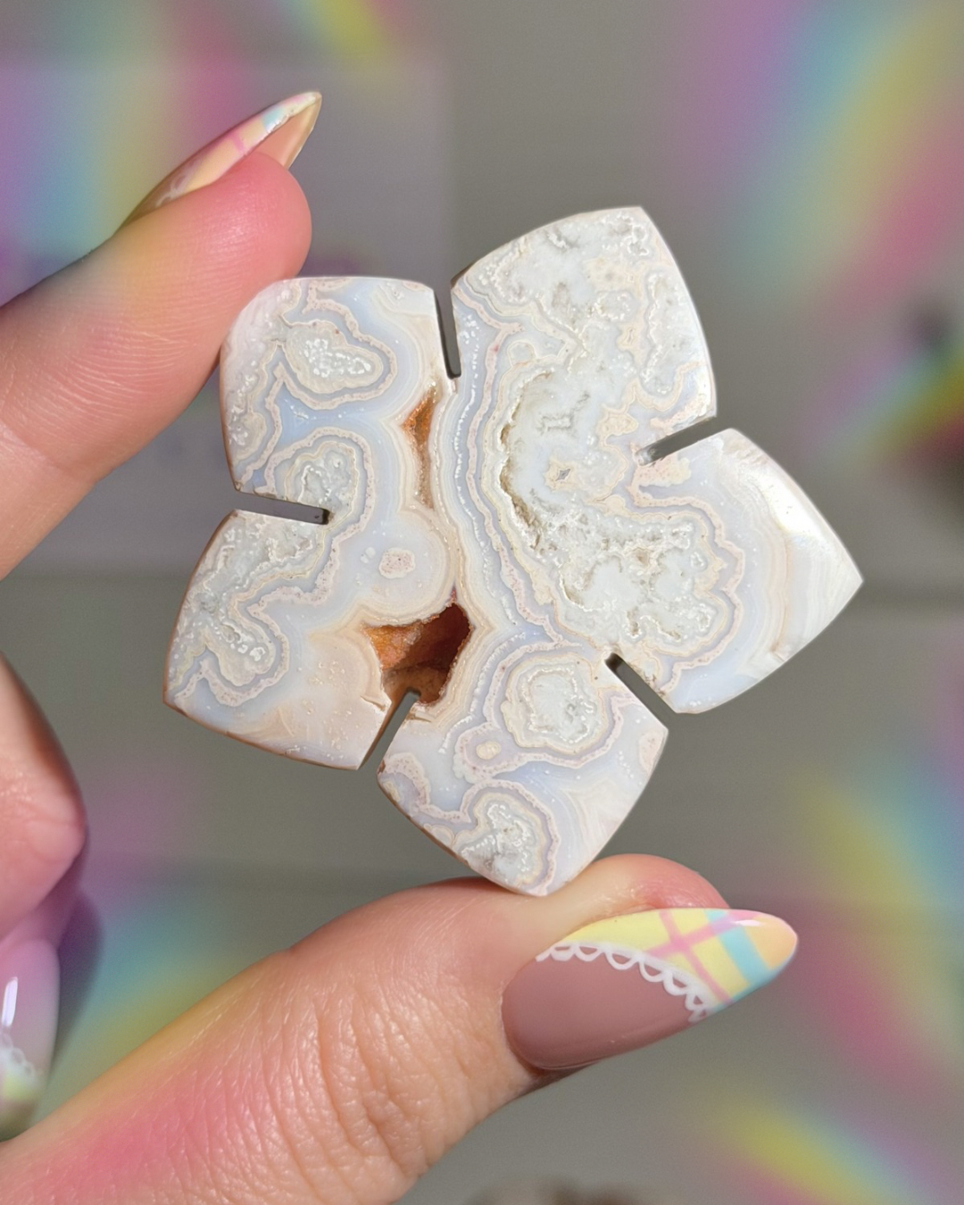 Pink plume agate flower carving - Intuitive pick