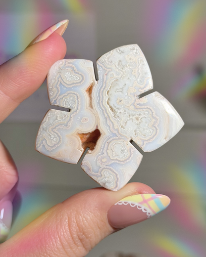 Pink plume agate flower carving - Intuitive pick