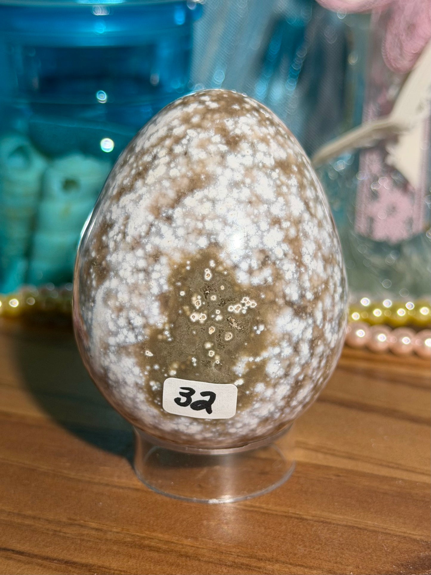 Bubbly white sea jasper eggie