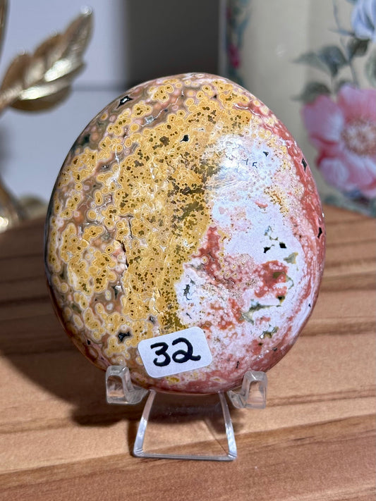 Red & yellow Ocean jasper palmstone 32