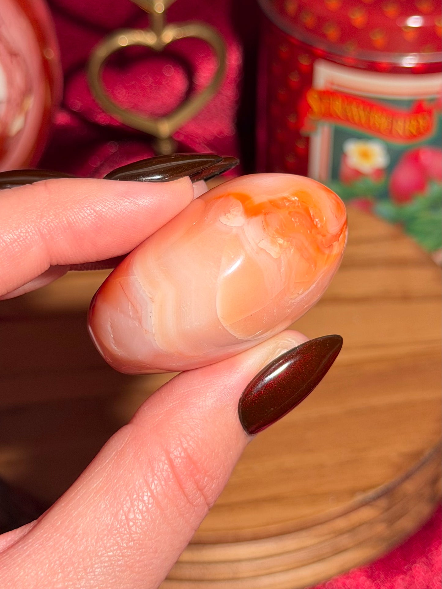Pink carnelian palmstone 12T