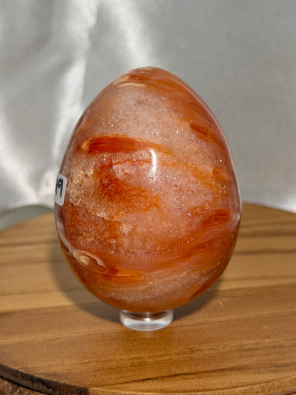 Quartzy “tie-dye” carnelian egg