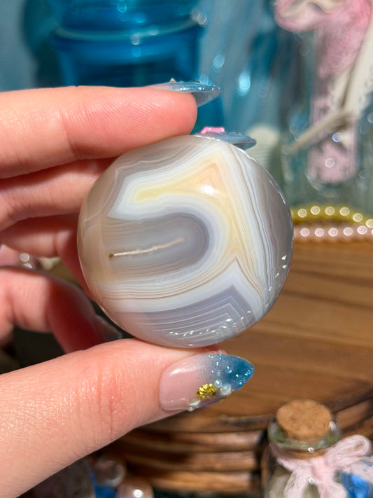 Blue banded agate palmstone C