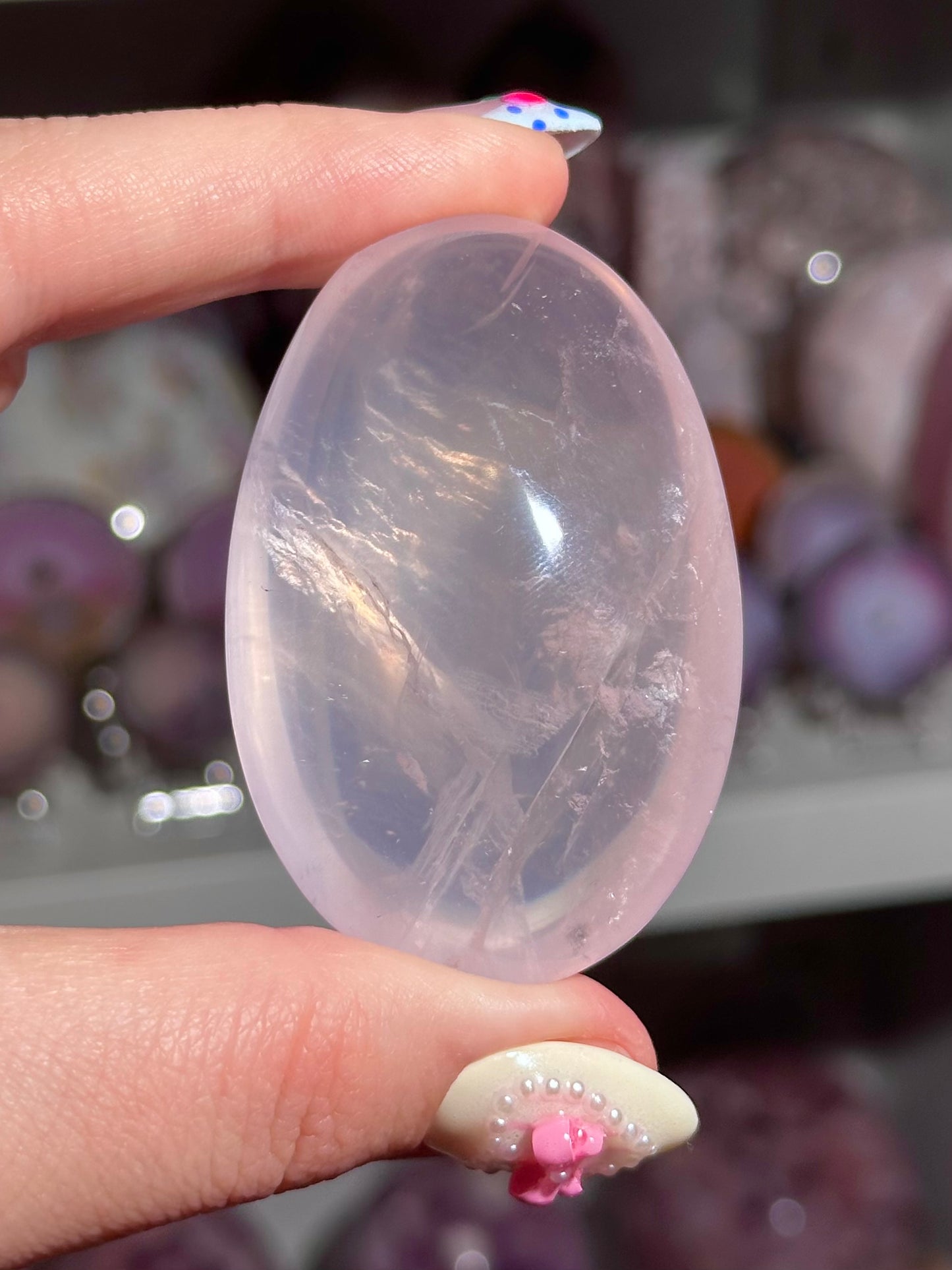 Rose quartz palmstone