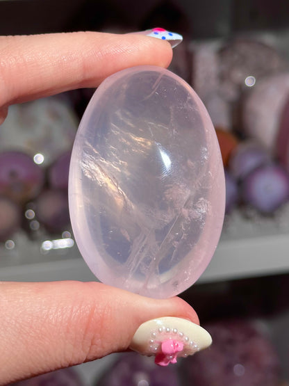 Rose quartz palmstone
