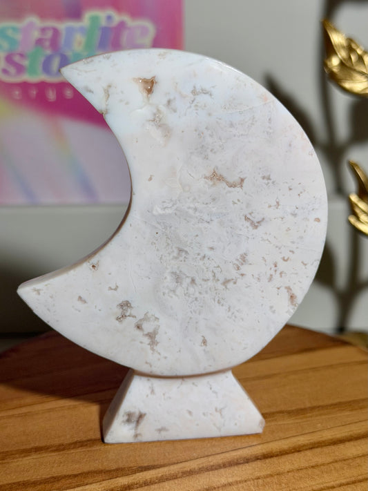 Pink carnelian self-standing moon carving from Indonesia (20B)