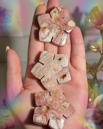 Pink plume agate flower carving - Intuitive pick