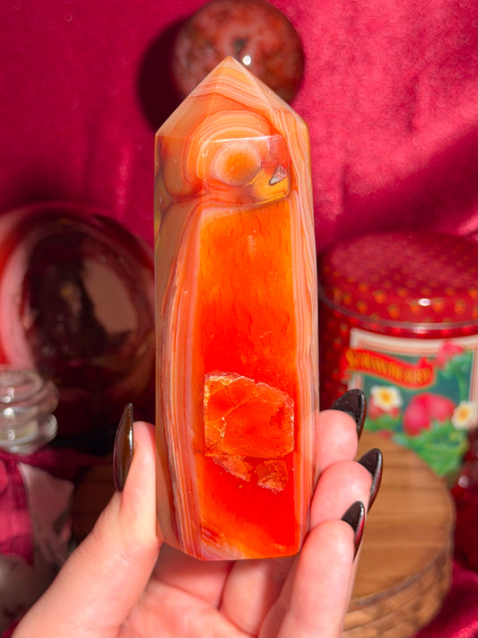 Creamy orange banded carnelian tower