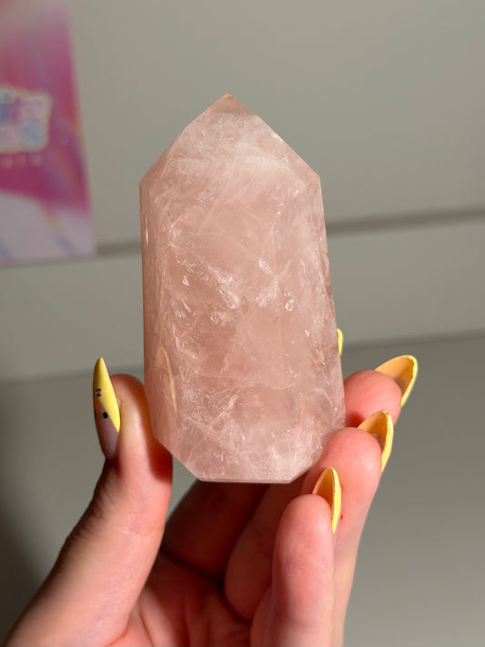 Rose Quartz Mini Tower (21A) ⟢