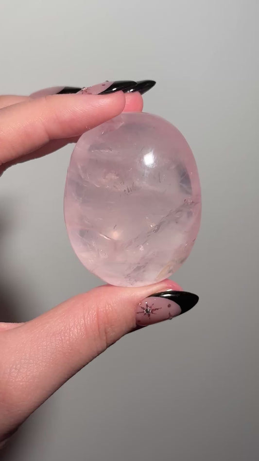 Gemmy star rose quartz palmstone (E)