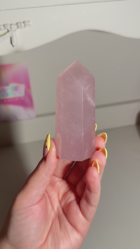 Rose Quartz Mini Tower (15D) ⟢