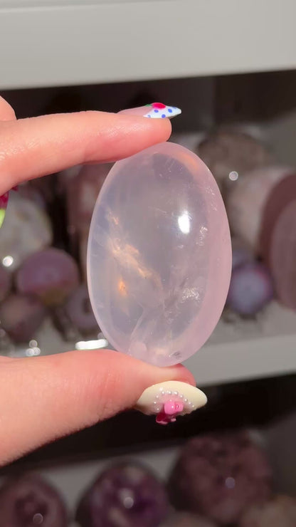 Rose quartz palmstone